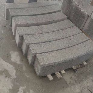 景德镇芝麻白弧形路牙石