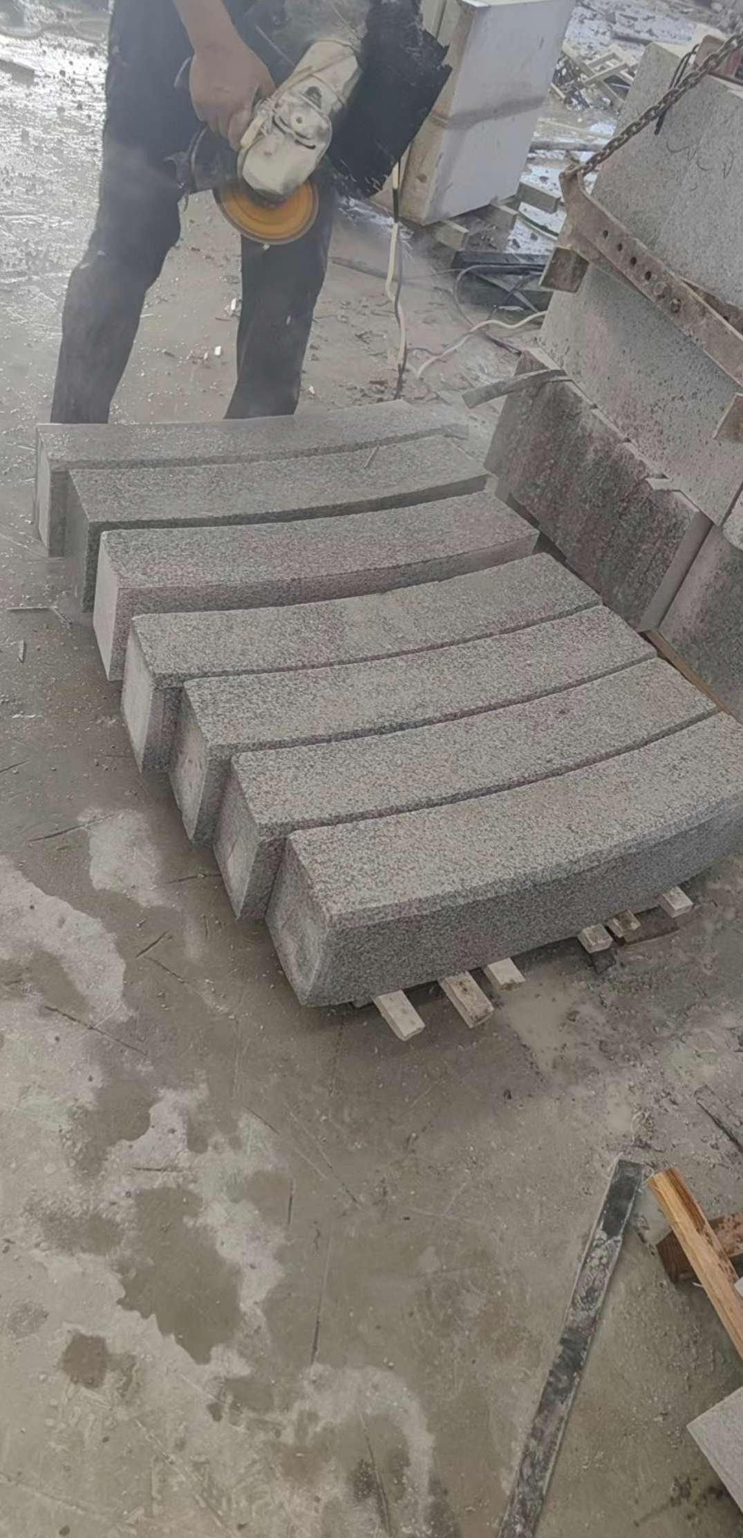 景德镇芝麻白弧形路牙石